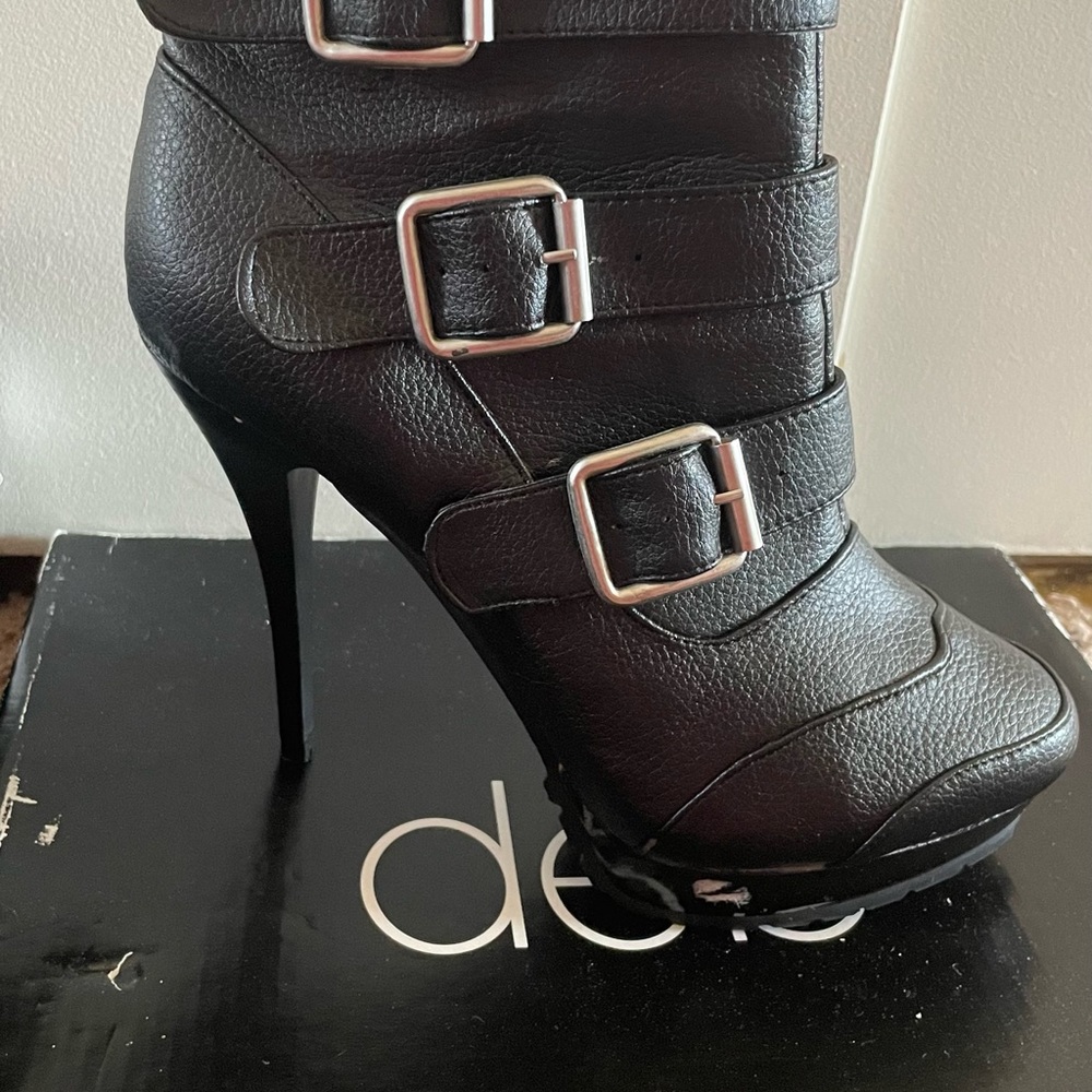 BRAND NEW!!! Deb Black buckle high heel boots